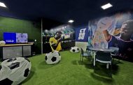 Sala de aula inspirada em campos de futebol