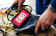 Cartilha sobre proteção contra choques elétricos em obras