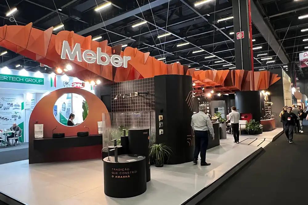 Meber Metais apresenta novos acabamentos Matte e soluções para cozinha na Expo Revestir 2026